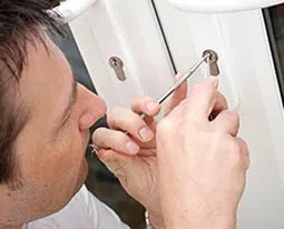 Gallery Locksmith Store Phoenix, AZ 480-612-9233 - 16-Emergency-Unlock